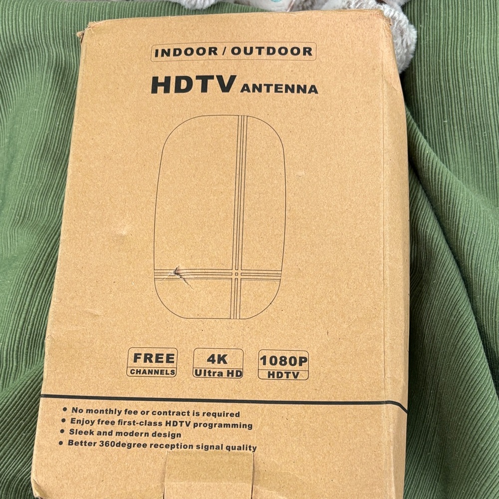 Indoor/Outdoor HDTV Antenna - Black